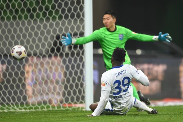 【中超综述】大连人逆转青岛队 津门虎遭遇4轮不胜